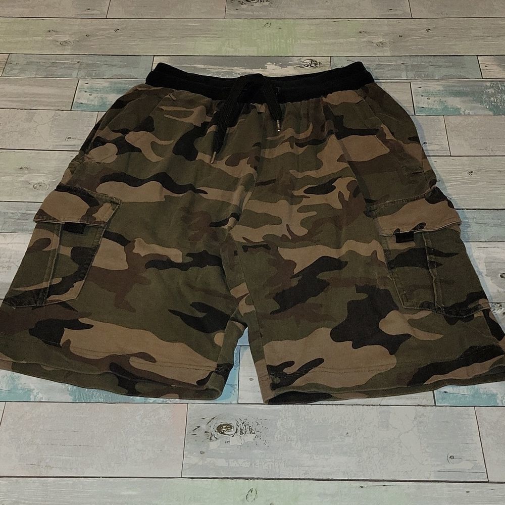 CSG Champs Sports Gear Camo Shorts sz Medium